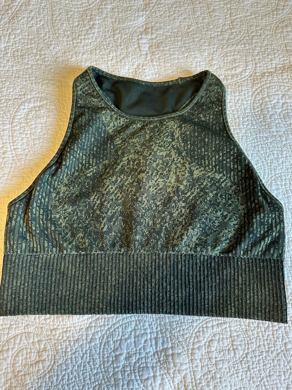 Lululemon Ebb to Train Bra Med Support C/D Cup Rainforest Green Twill Sz 10
